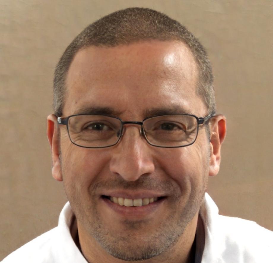 Борис Лепетић — специалист по финансовым коммуникациям